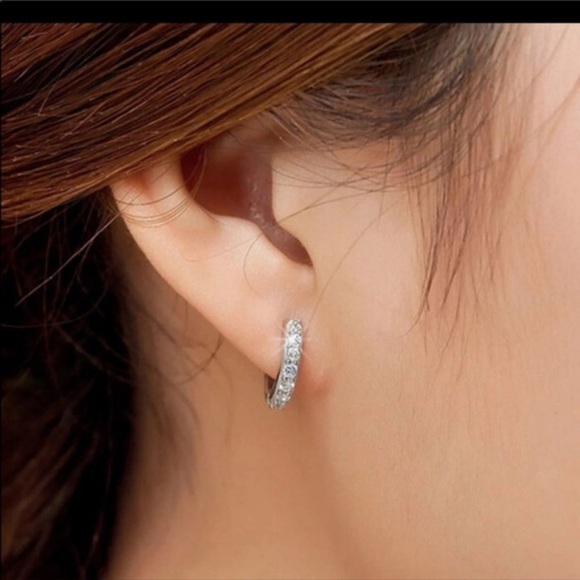 NEW 925 STERLING SILVER DIAMOND HOOP EARRINGS - Picture 2 of 10